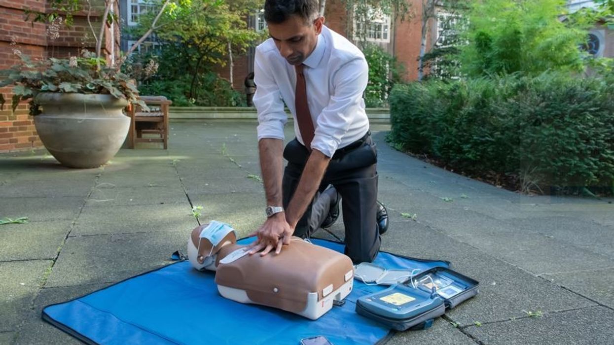 NHS urges Asians and ethnic minorities to learn CPR skills