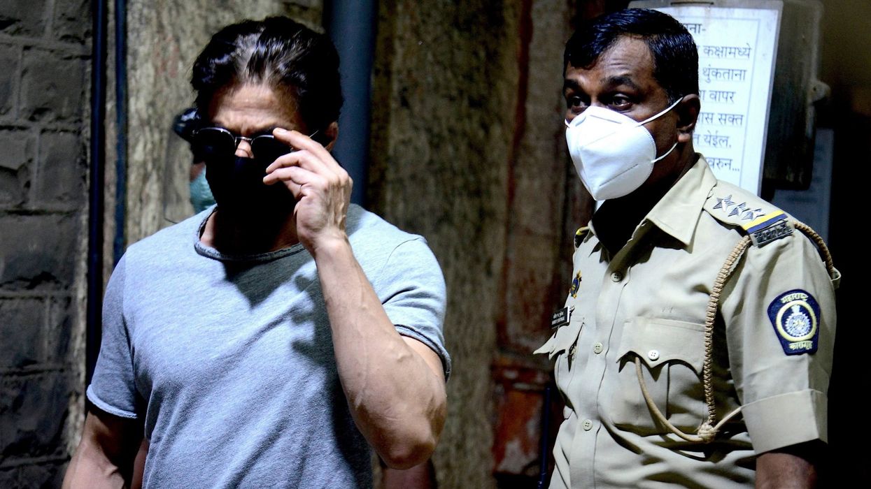 Shah Rukh Khan visits jail to meet his son Aryan Khan