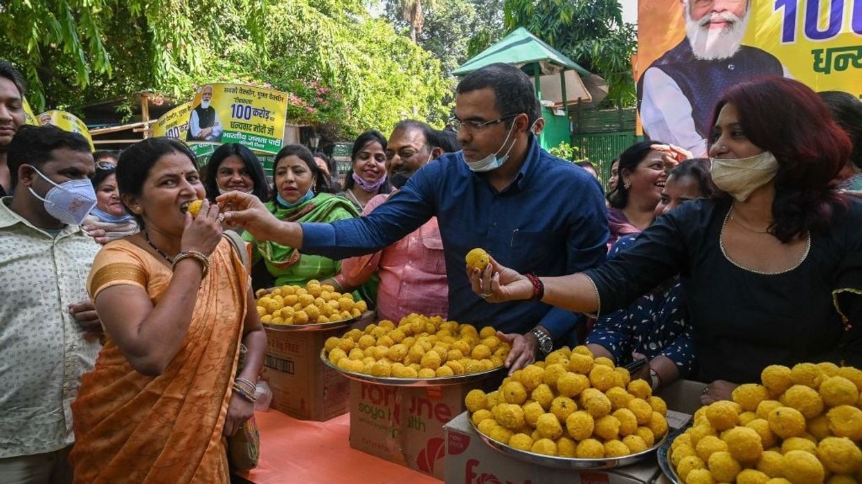 India administers 1bn Covid jabs; 100 monuments to be lit in tricolour