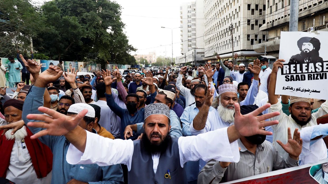 Pakistan’s Islamist group calls off protest after deal with government