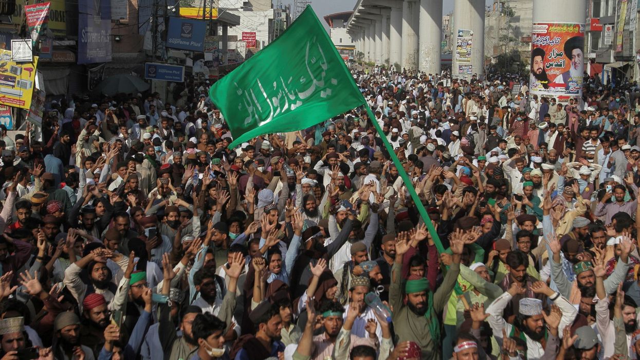 Pakistan lifts ban on radical anti-France party