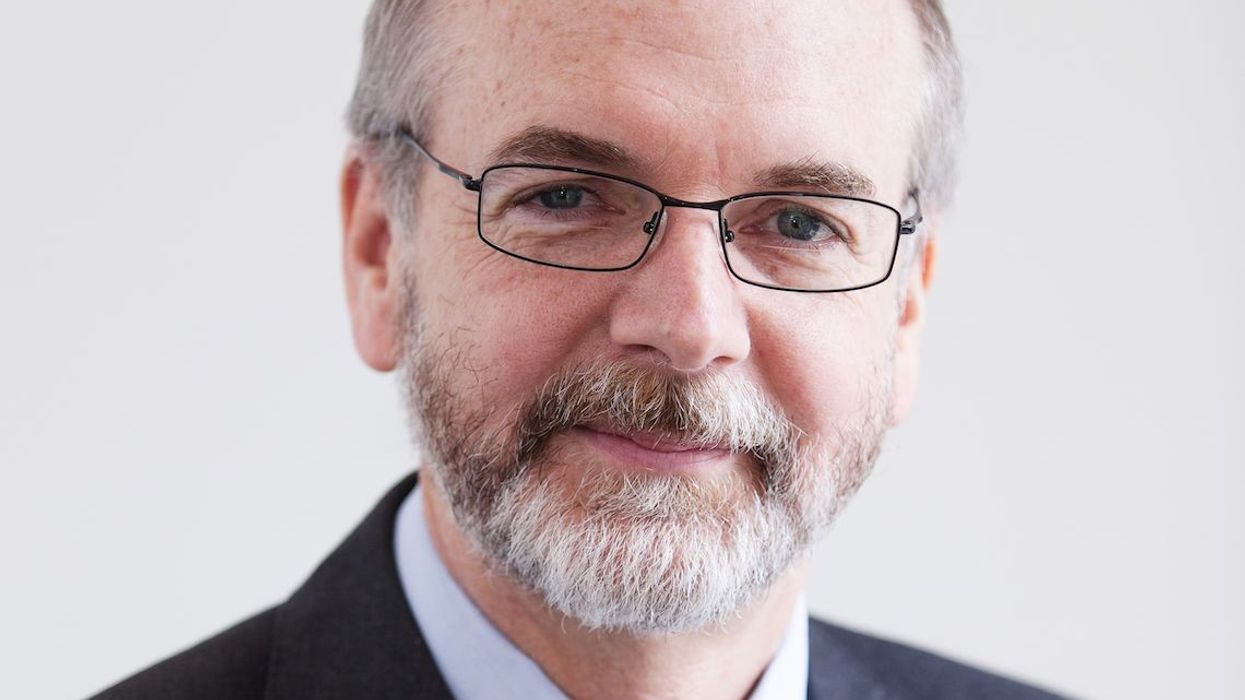 UK scientist backs vaccines against Omicron