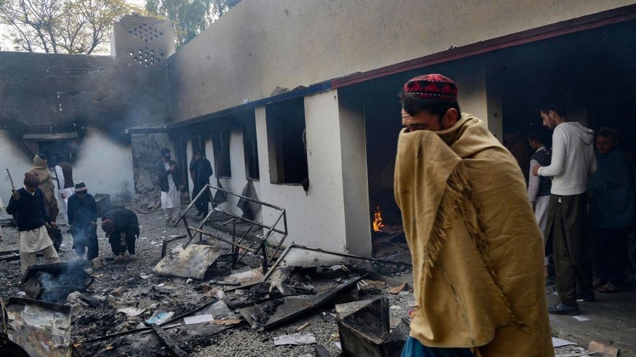 Mob sets police station on fire in Pakistan over Koran desecration