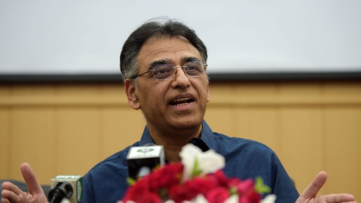 Only matter of weeks before Omicron hits Pakistan: Minister