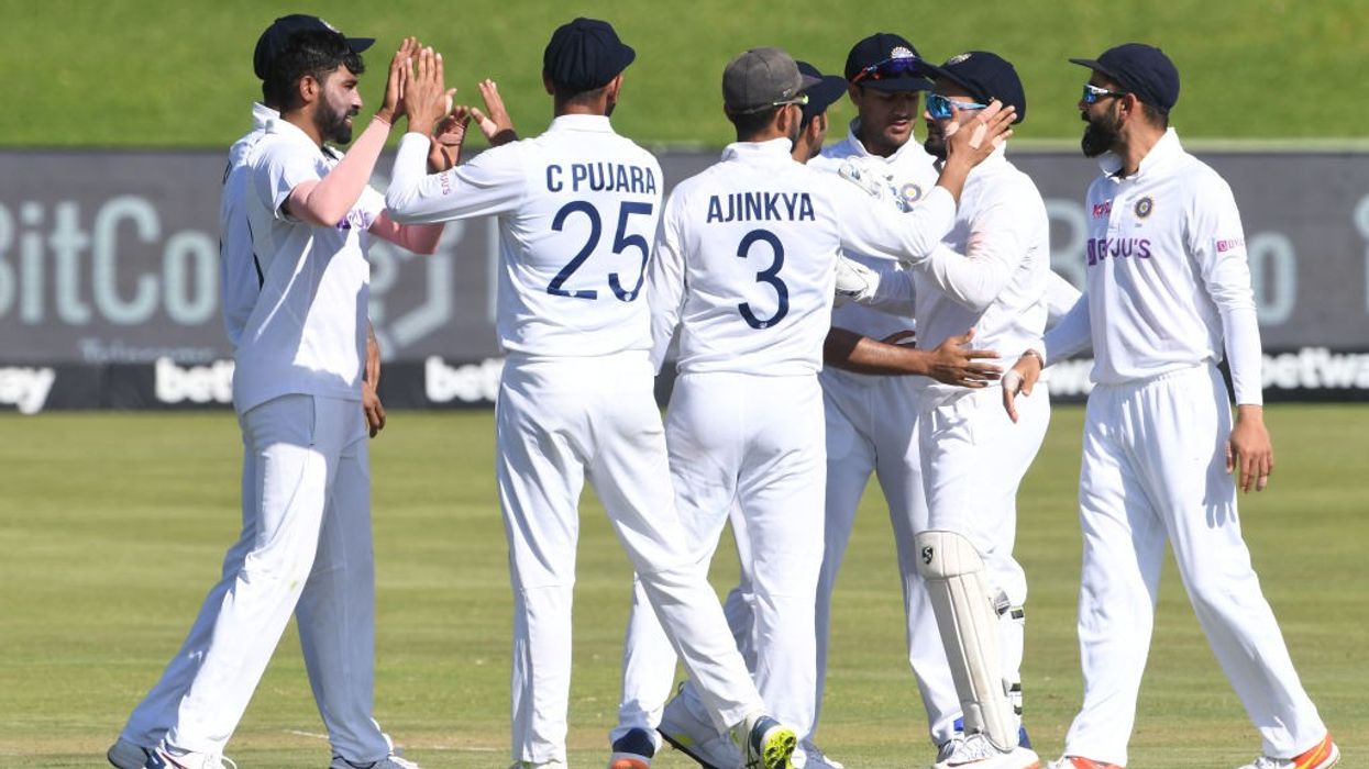 India strike early as South Africa start big chase