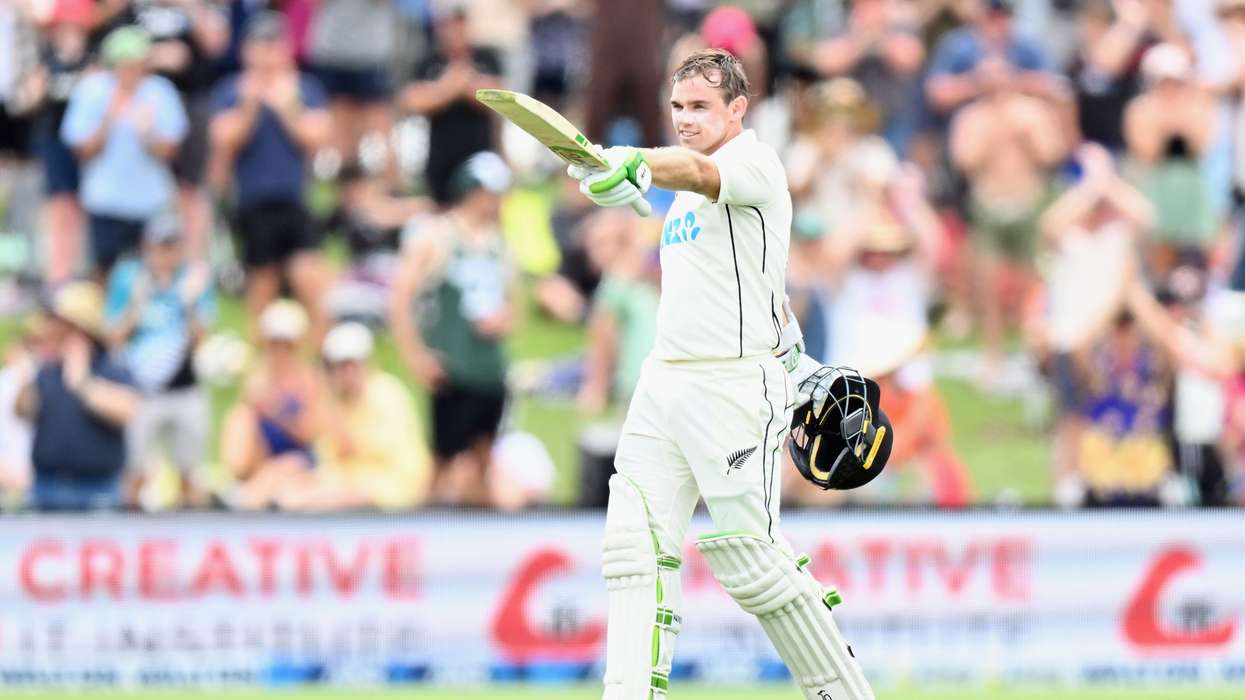 Boult skittles Bangladesh after Latham 252 to put New Zealand on top