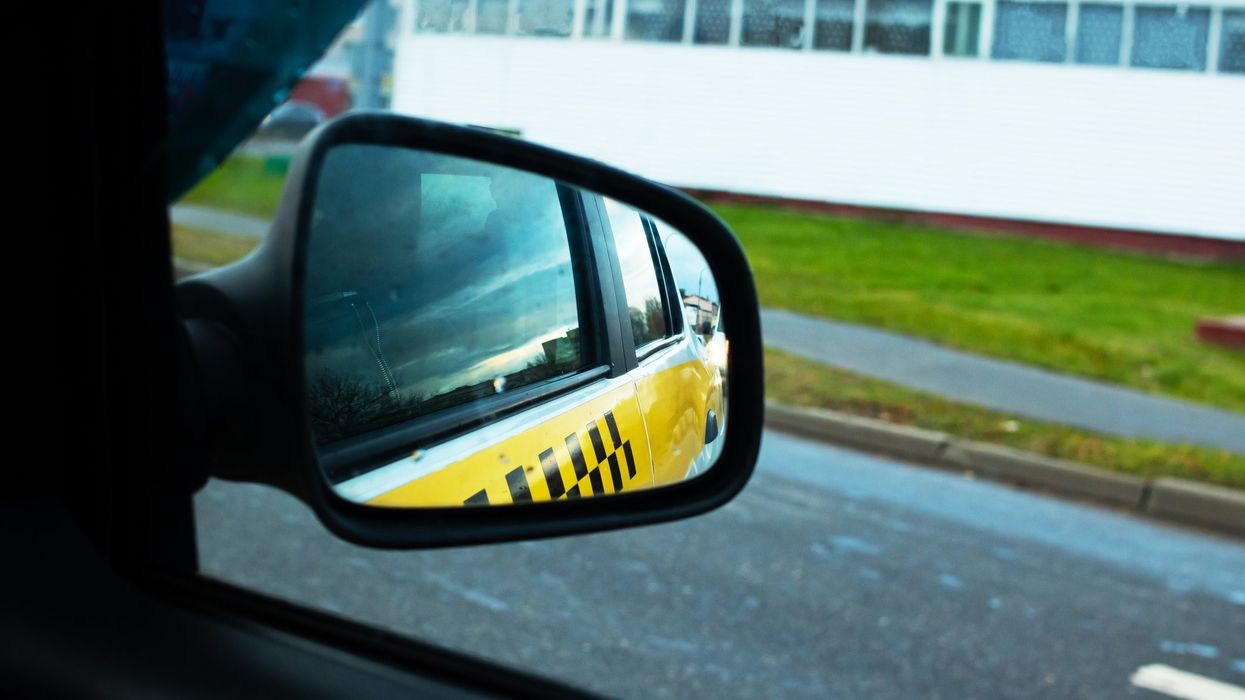 Leeds private hire drivers to go on strike