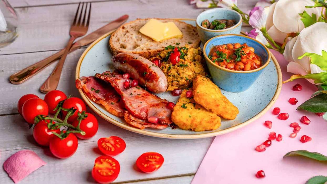 Novel Asian cafes whet appetite for fusion food