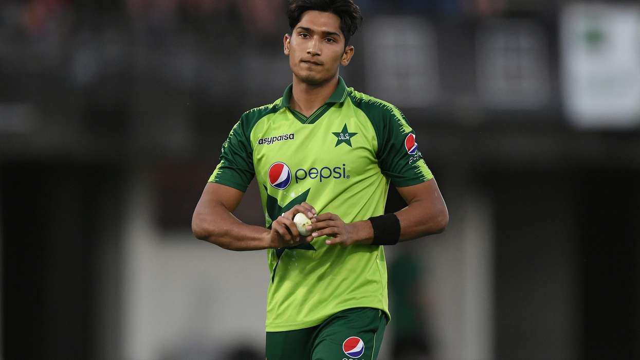 Pakistan paceman Hasnain suspended over illegal bowling action