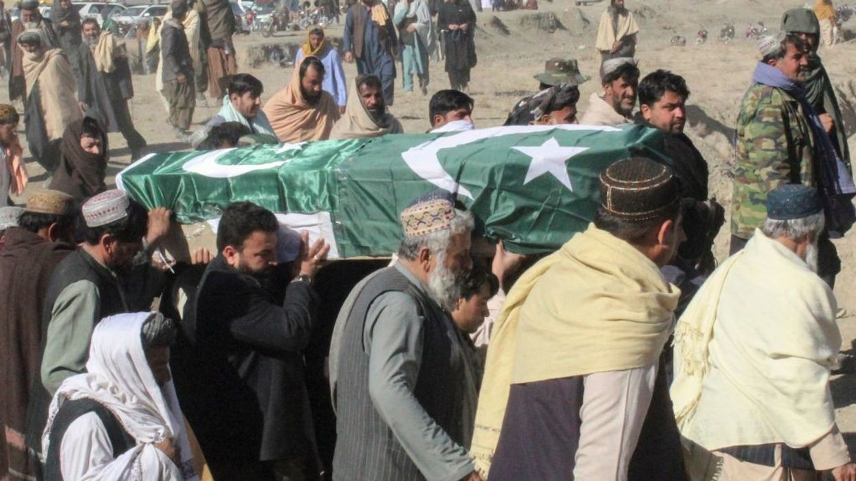 Firing from Afghanistan kills 5 Pakistan troops