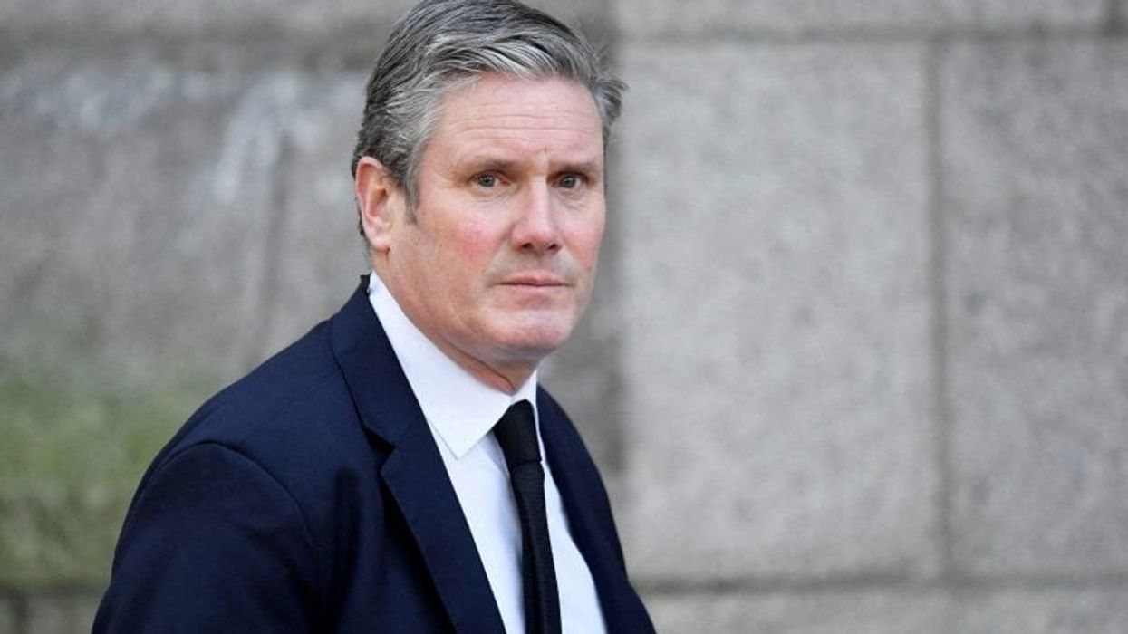 Johnson faces renewed pressure to apologise to Starmer