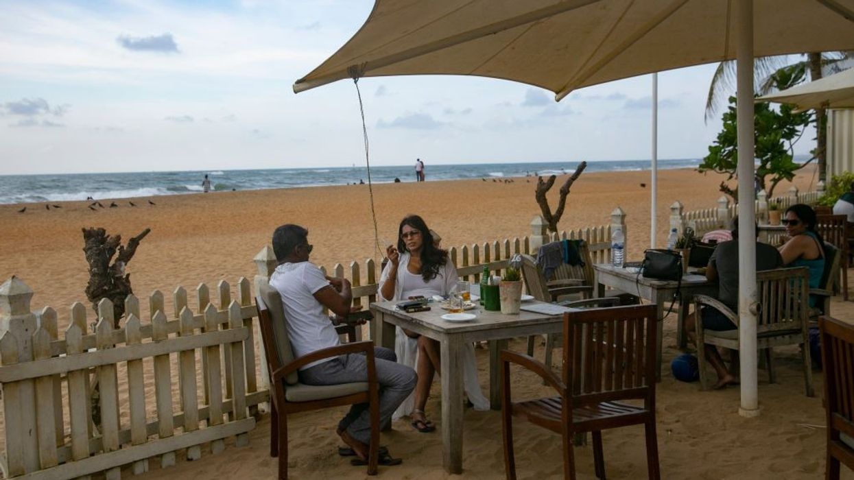 Sri Lanka currency falls sharply as economic crisis deepens