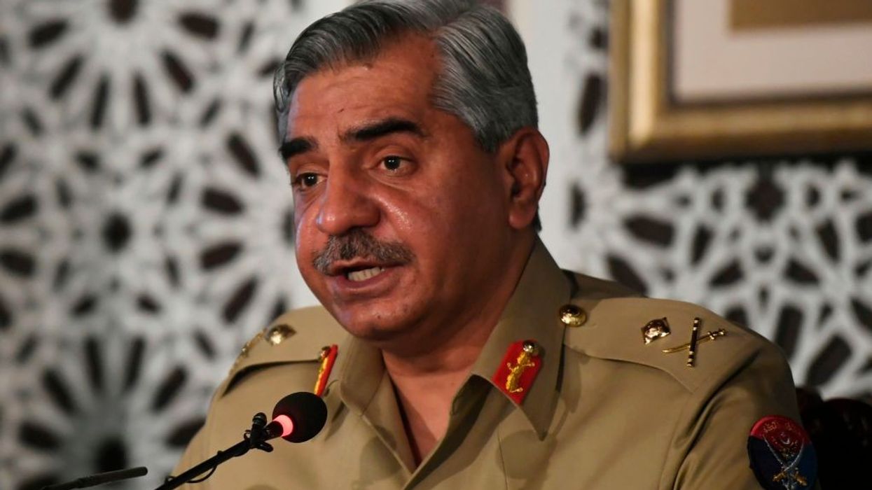 Pakistan warns India over mystery flying object