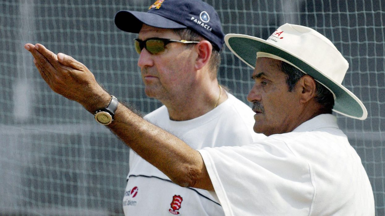 Metal plate removed from ex-India skipper's skull 60 years on