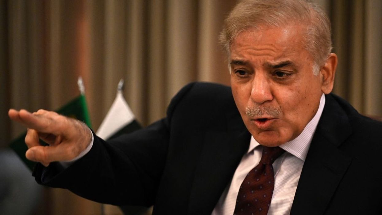 Pakistan abolishes five-day work week in government offices