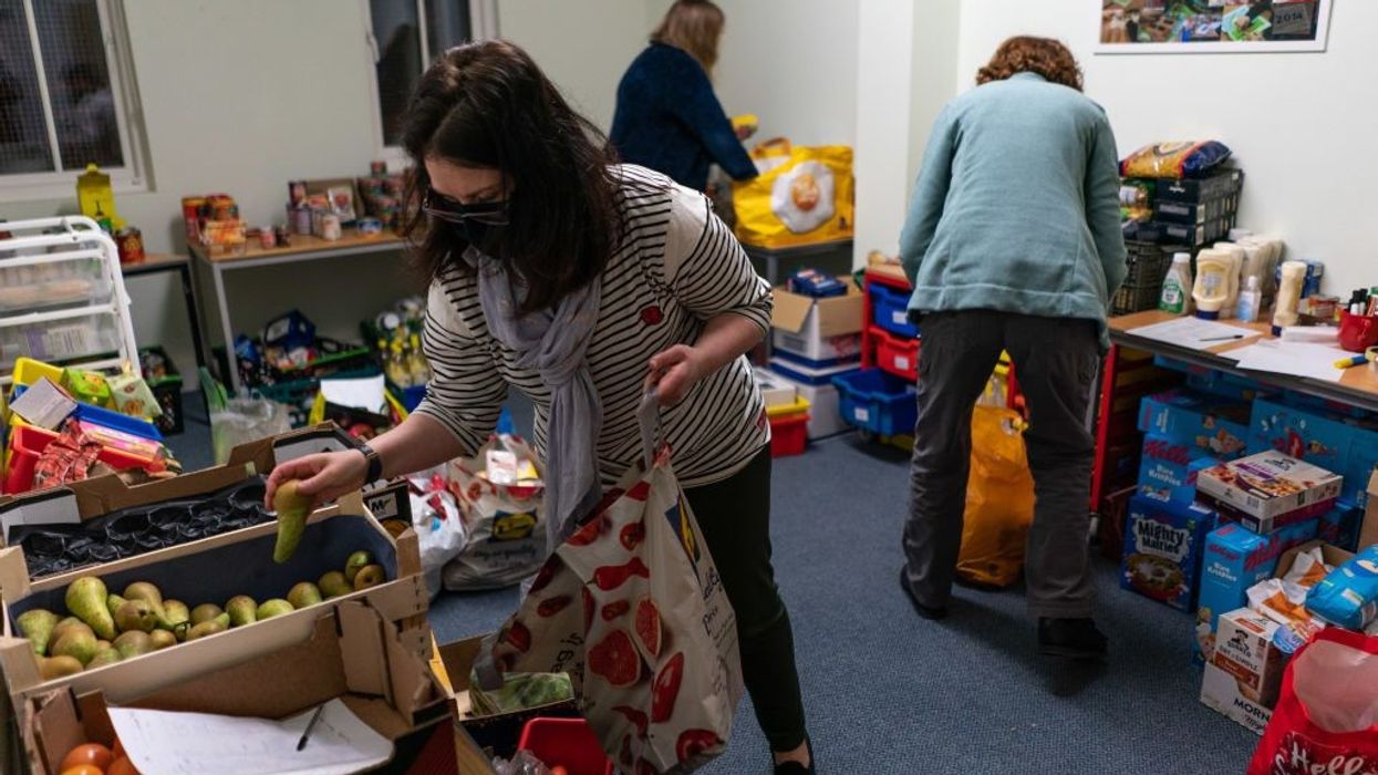 Survey: Nearly a quarter of Britons struggle to pay bills