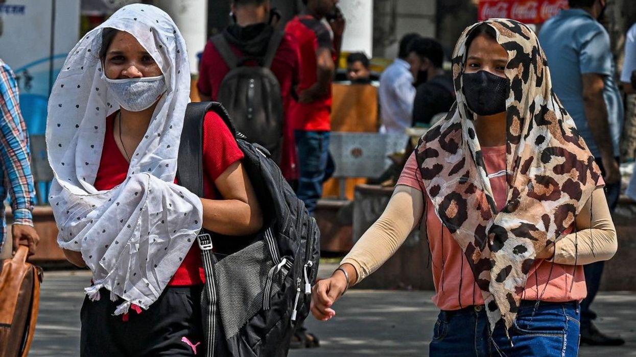 India reels under heatwave as mercury touches 44 degrees in Delhi