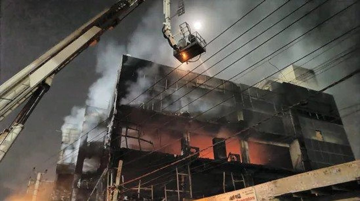 27 killed in fire in New Delhi