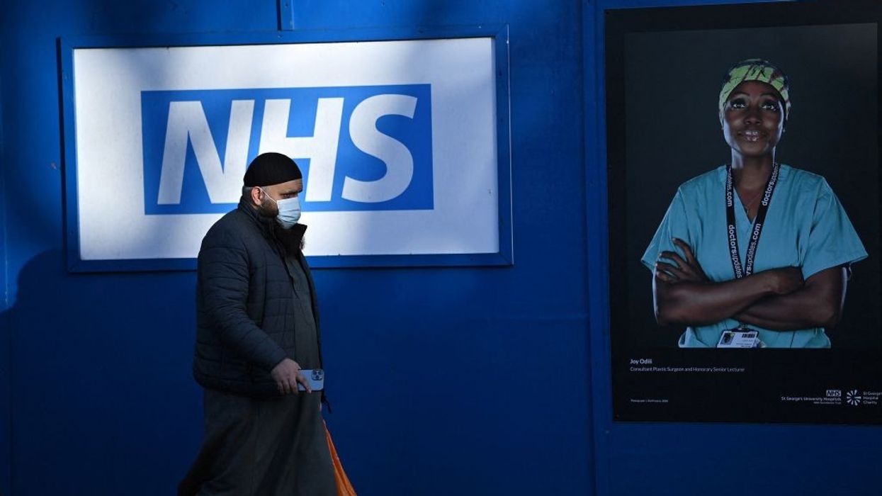 Army of volunteers join NHS trial to detect deadly cancer types