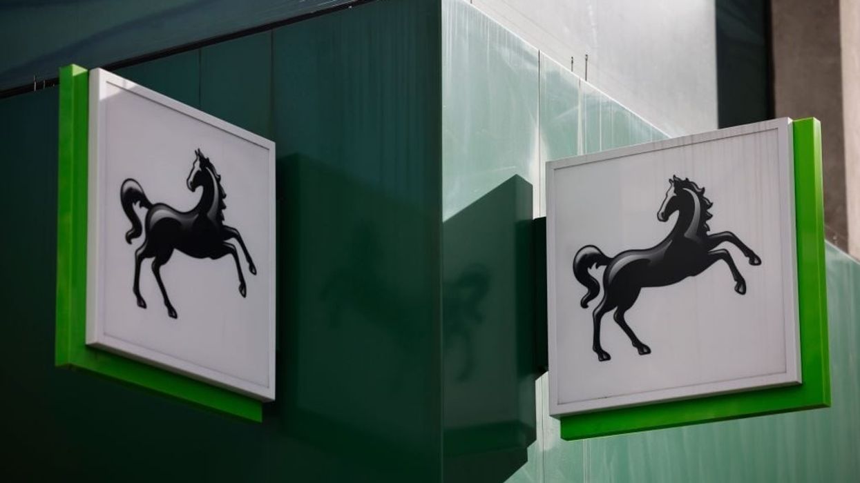 As inflation soars, Lloyds to give staff £1,000 to ease living cost crisis