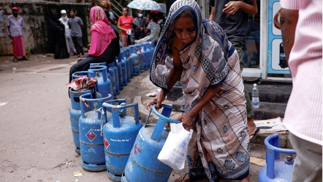 Sri Lanka saves scarce gas for cremations