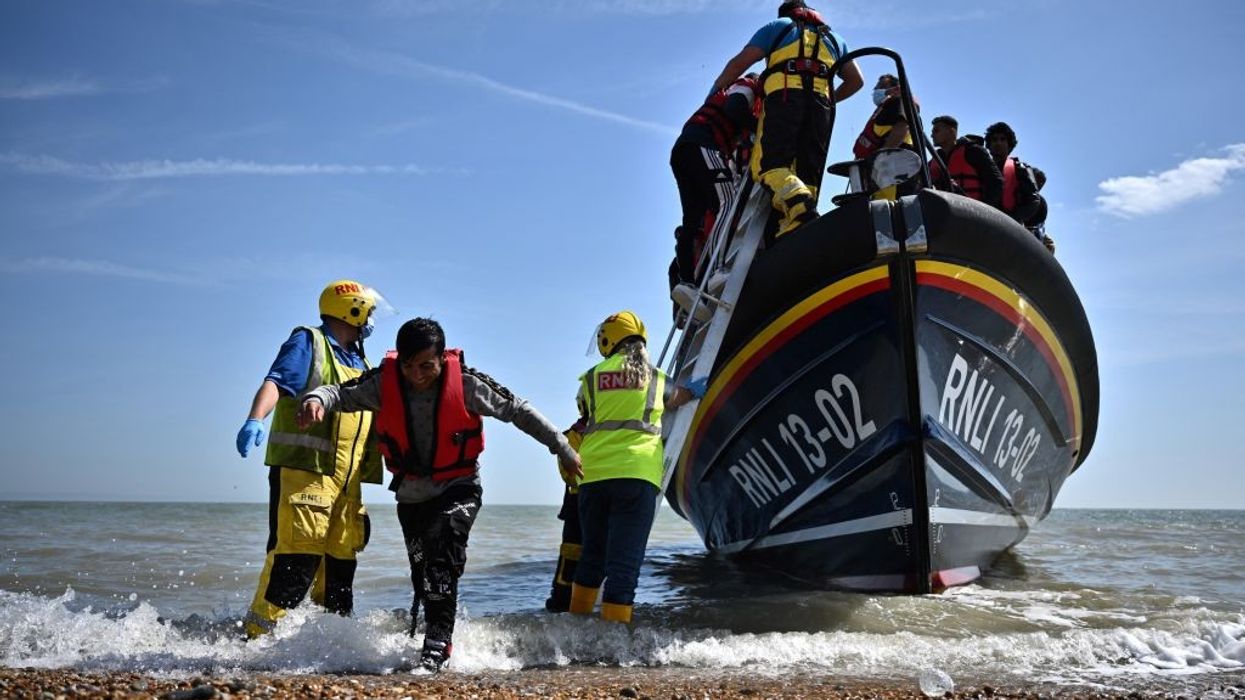 52,000 people tried to cross the English Channel in 2021: Report