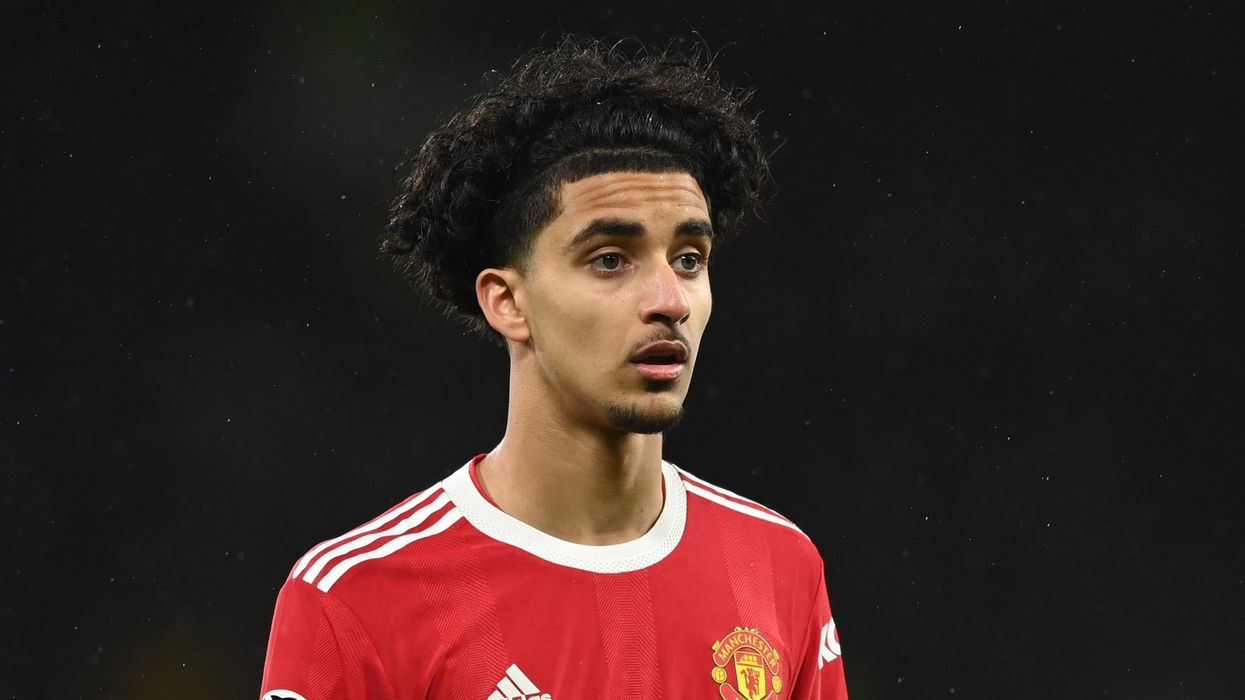 British South Asian midfielder Zidane Iqbal signs long-term deal with Man United