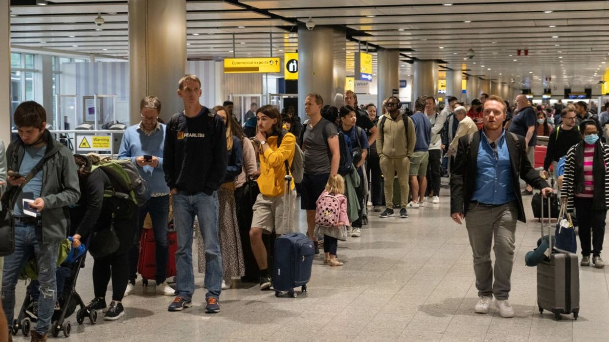 London's Heathrow caps passengers at 100,000 a day