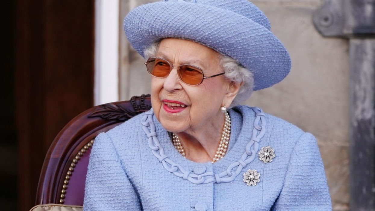 Queen gives UK's health service top award, praises Covid vaccine rollout