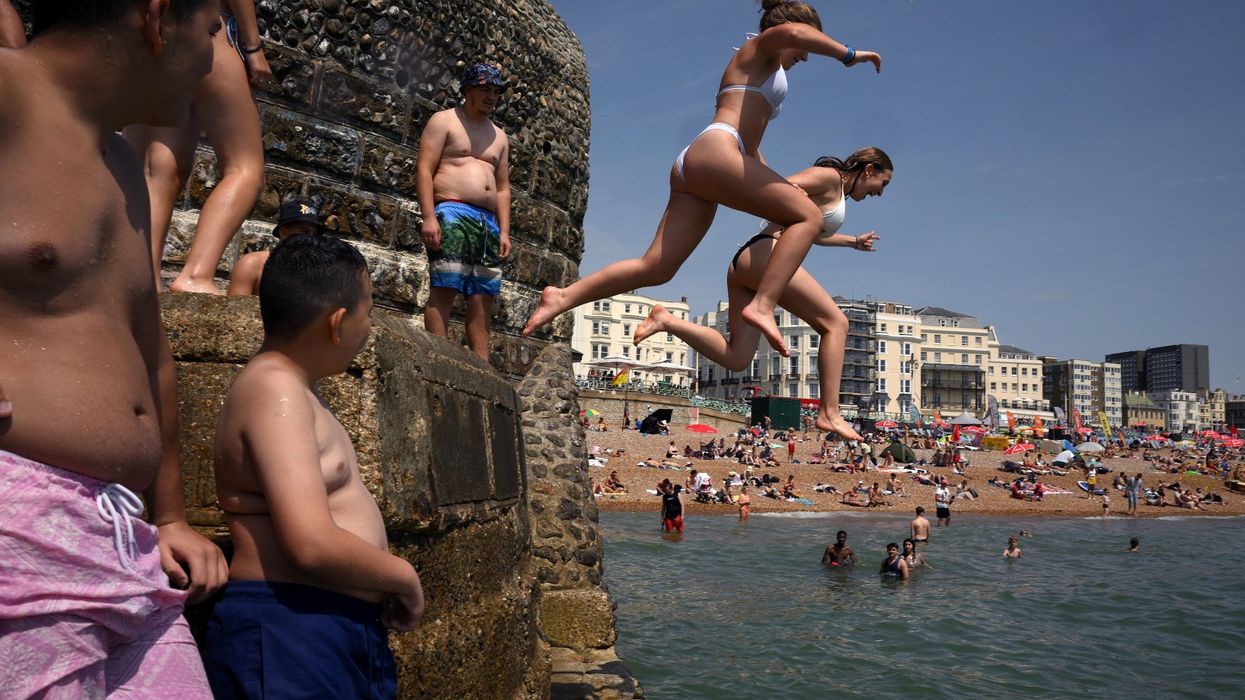 Britain on course for hottest day on record