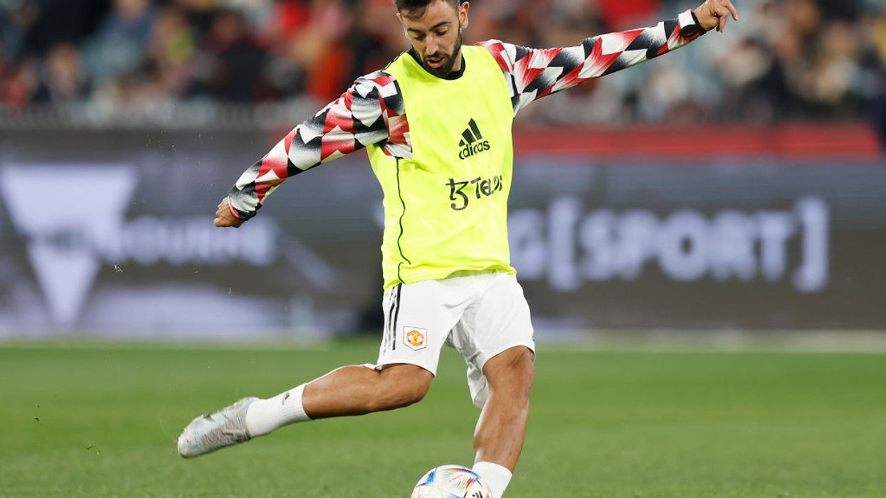 Manchester United's Fernandes backs manager's strict timekeeping