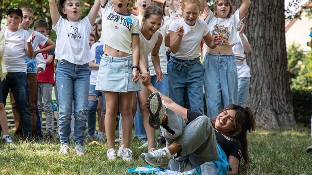Priyanka Chopra breaks down after meeting and hearing stories of Ukrainian refugees in Poland; receives handmade cards and dolls as gift