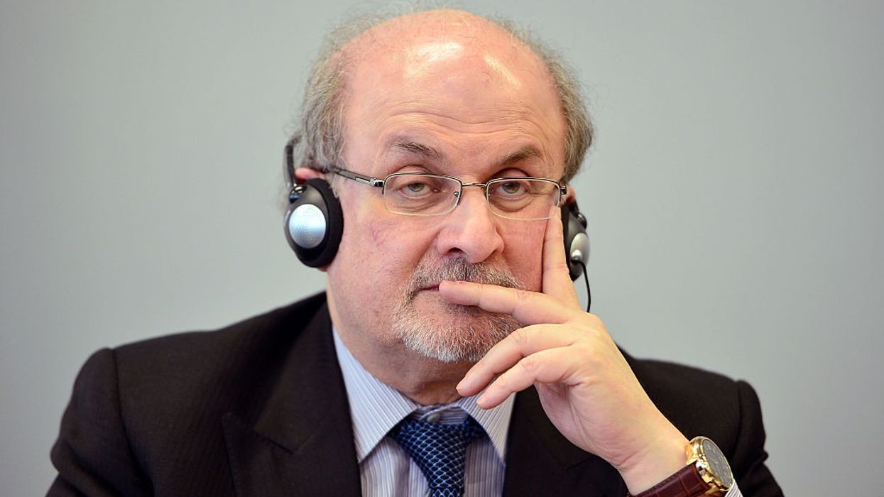 Salman Rushdie off ventilator and able to talk