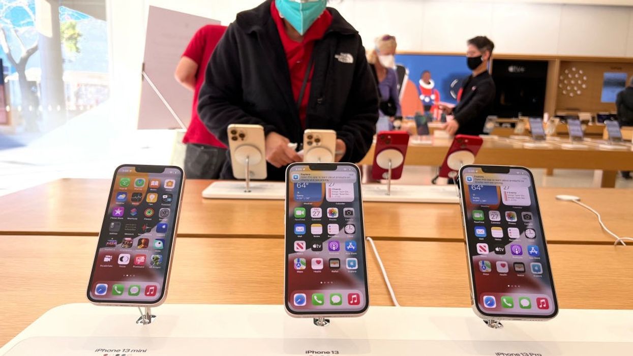 Apple warns of vulnerability in its operating systems, advises updating software