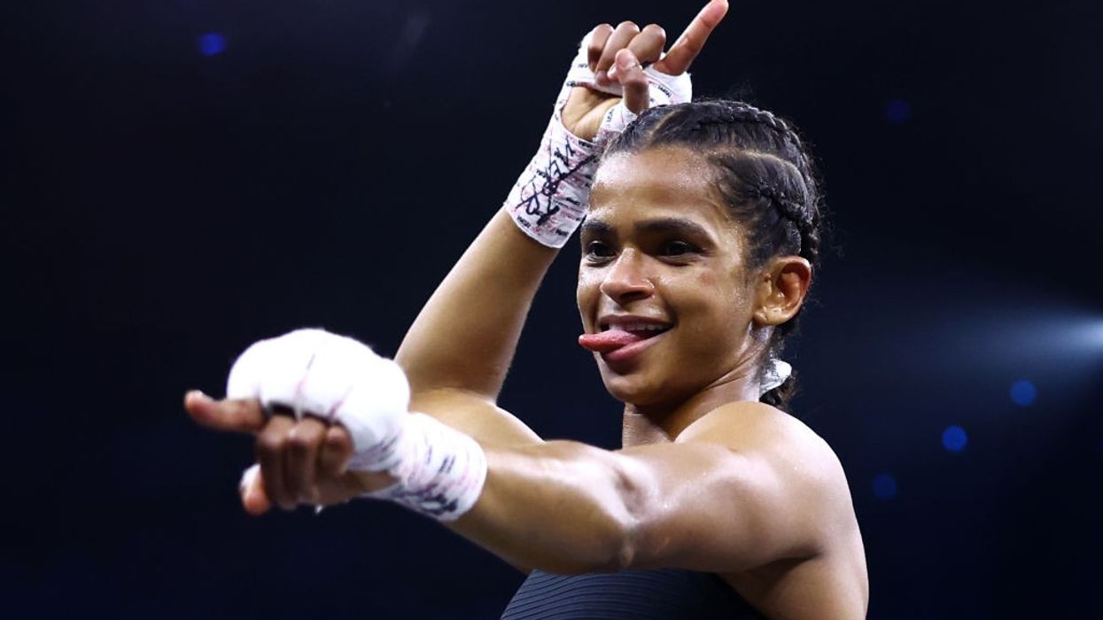 'Pinch me' - Ex-refugee Ramla Ali becomes women's boxing trailbazer
