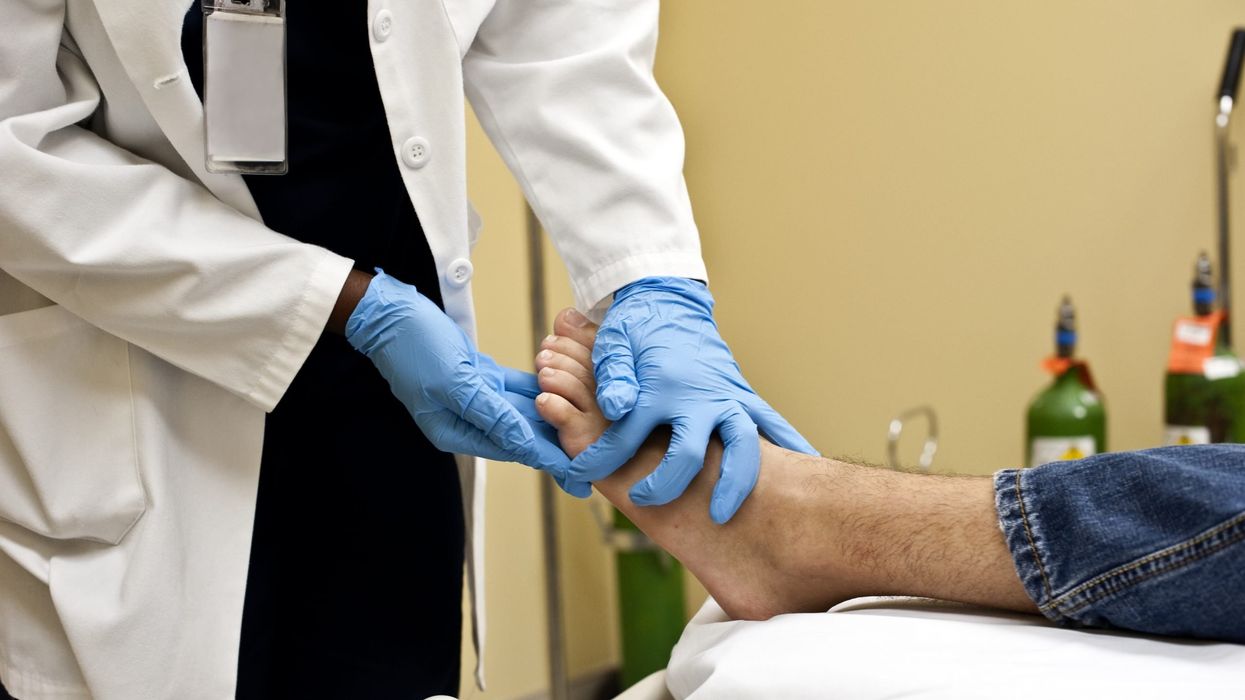 Tingling, prickling feet? A doctor explains when you should head to the hospital