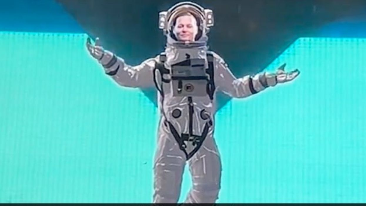 Johnny Depp makes first TV appearance at 2022 VMAs since defamation trial