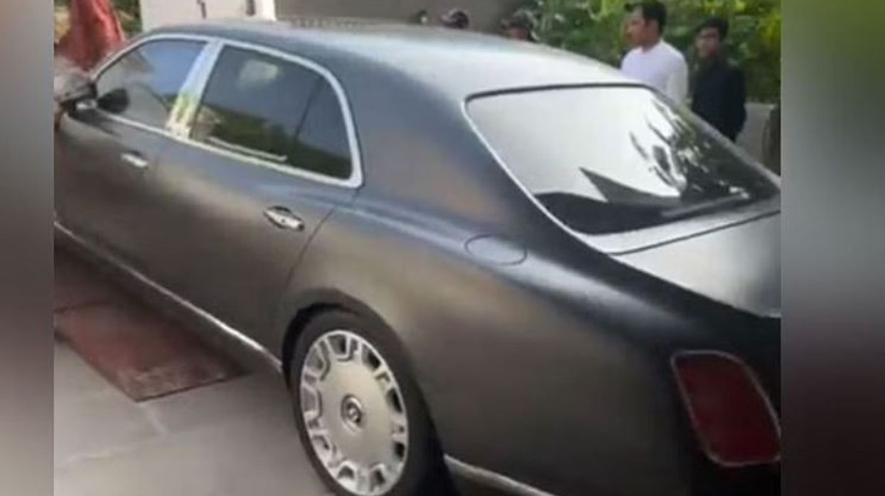 Luxury ‘Bentley Mulsanne’ car stolen from London recovered in Karachi