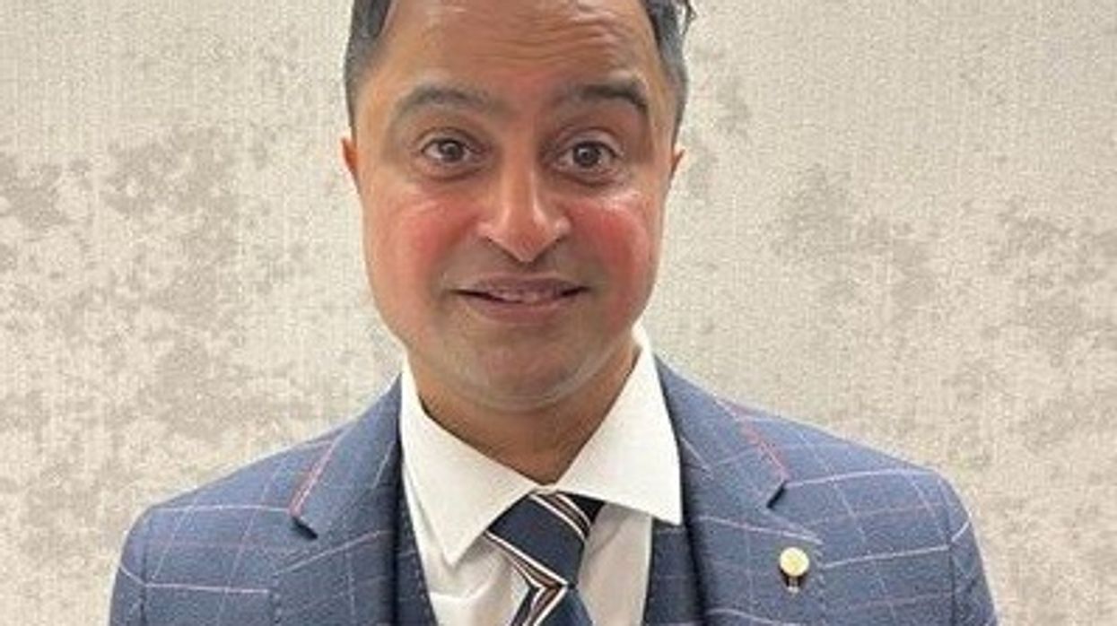 Evington ward Councillor Deepak Bajaj joins the Conservatives
