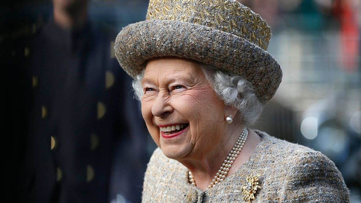 Queen Elizabeth's family rushes to side of ailing monarch