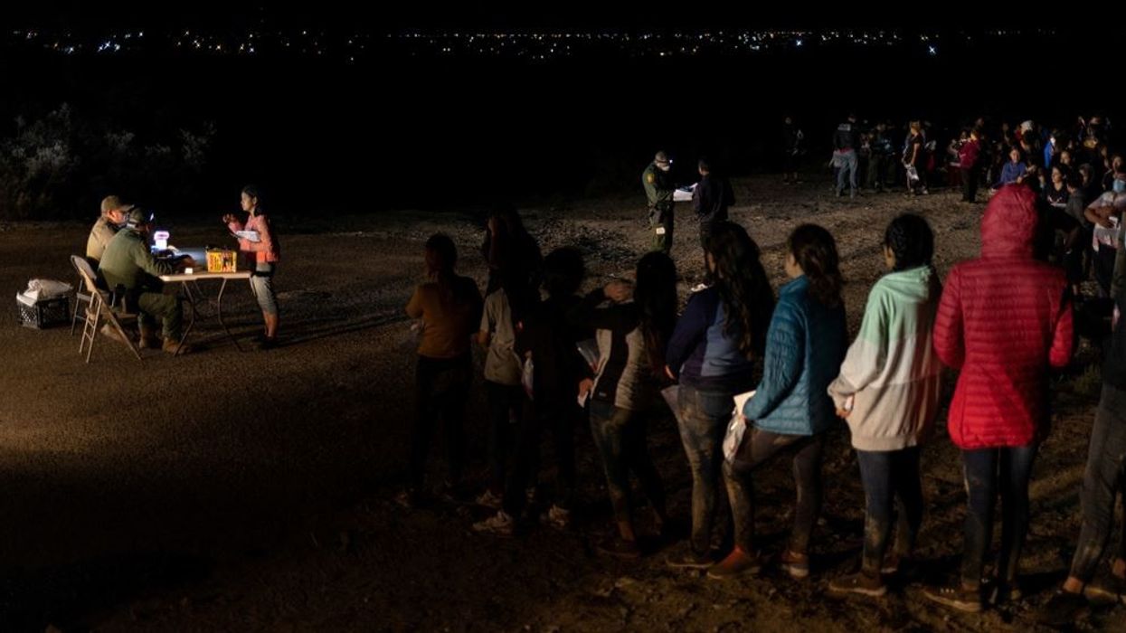 Washington mayor declares public emergency over migrant arrivals from Texas, Arizona