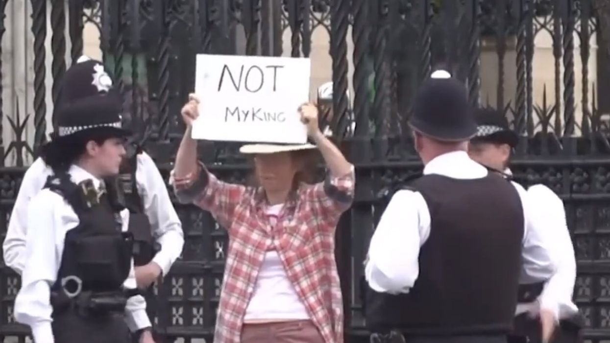 Free-speech campaigners slam police for arresting anti-monarchy protesters in UK