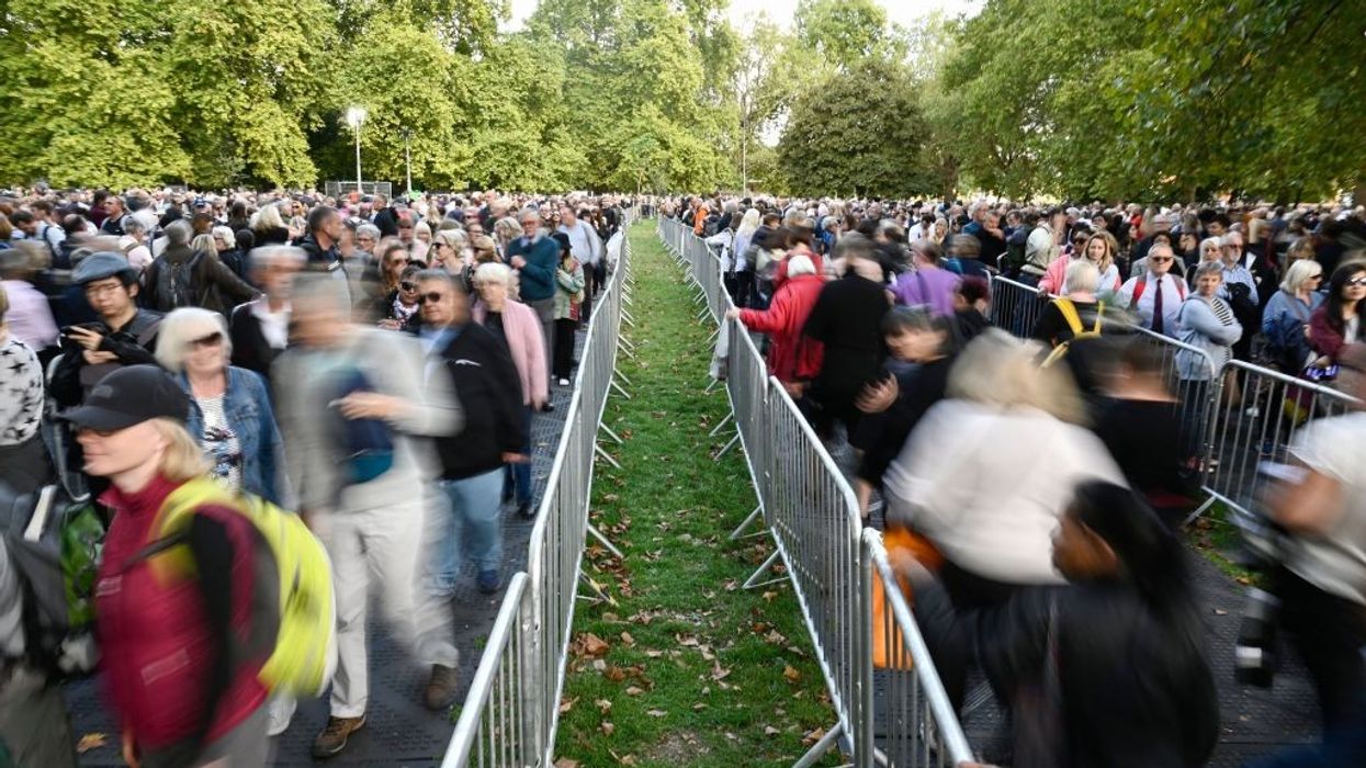 About 250,000 attended Queen Elizabeth's lying-in-state, UK minister says