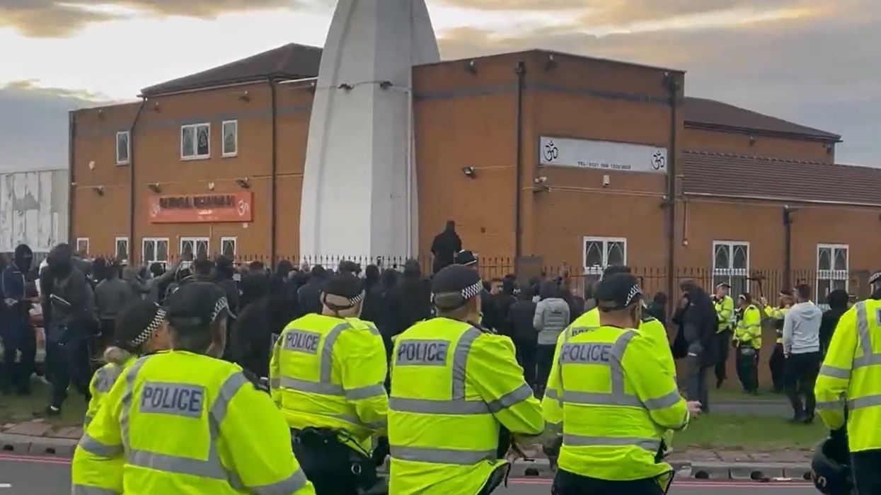 Watch: 200 masked men gathered outside Hindu temple as Leicester Muslim-Hindu violence spreads to Smethwick