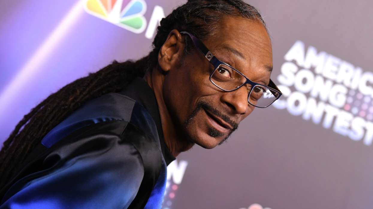 Snoop Dogg shares viral video of a schoolgirl dancing to Pushpa song 'Saami'; Rashmika Mandanna reacts: ‘Love it’