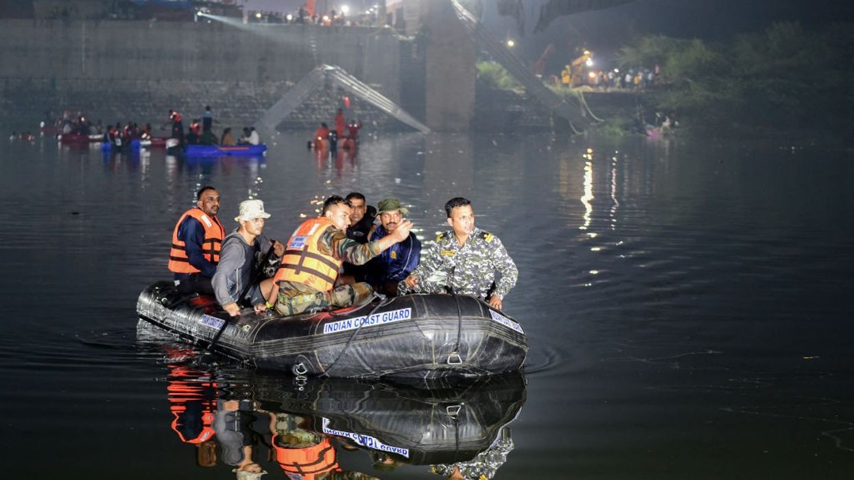 Gujarat bridge collapse: Death toll rises to 135, 170 rescued
