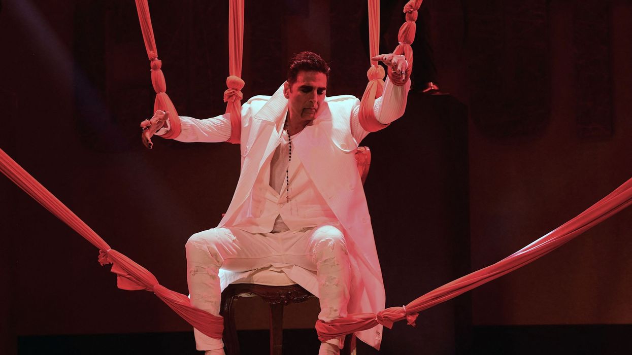 Fans ask Akshay Kumar ‘are you really 55?’ as the actor kickstarts his morning with an intense workout and does monkey jump