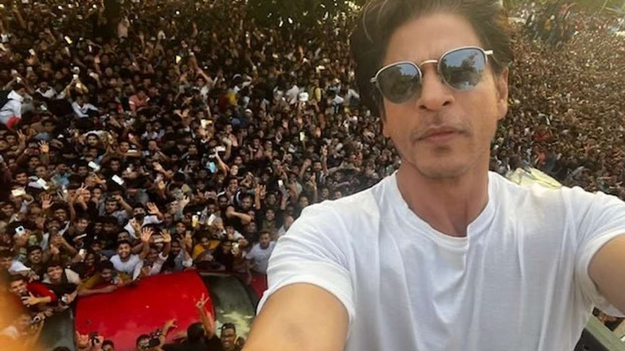 Shah Rukh Khan shares birthday selfie with fans outside Mannat; expresses gratitude