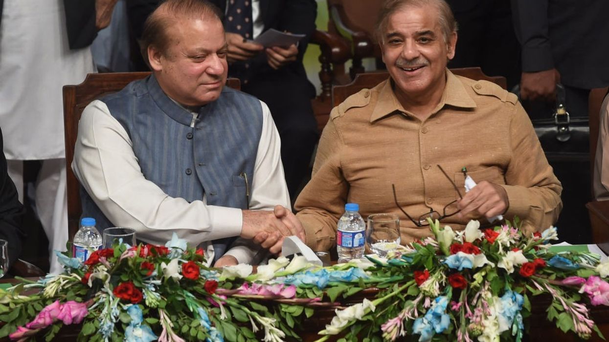 Pak PM heads to London to meet PML-N supremo Nawaz Sharif, may discuss appointment of new Army chief