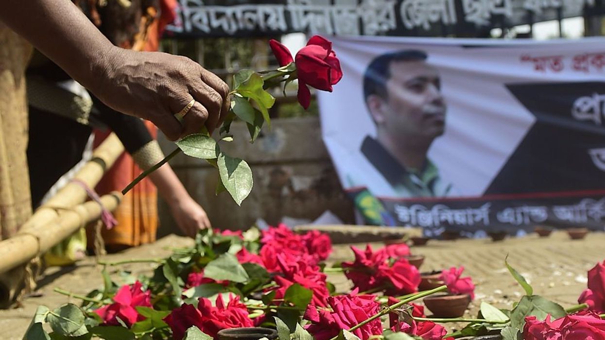 Two death row convicts in Bangladeshi-American blogger Avijit Roy's murder case flee dramatically from court premises